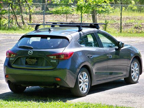 Used 2014 MAZDA MAZDA3 i Touring w/ Technology Package FWD image 5