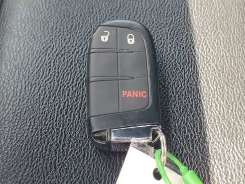 Used 2024 Jeep Compass Latitude AWD/4WD image 33