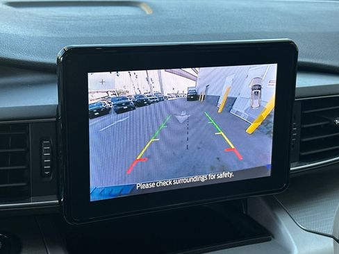 Certified 2022 Ford Explorer XLT w/ Equipment Group 202A image 20