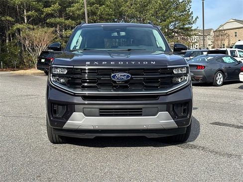 New 2026 Ford Expedition Max Platinum w/ Driver's Package image 2
