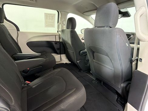 Used 2023 Chrysler Voyager LX FWD image 28