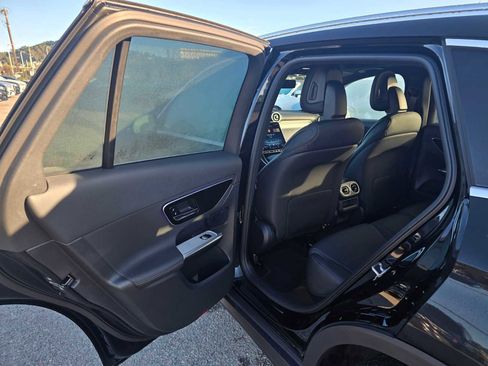 Used 2026 Mercedes-Benz GLC 300 image 18