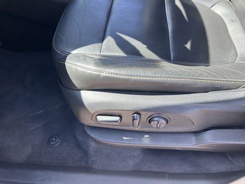 Used 2020 Chevrolet Traverse RS image 11