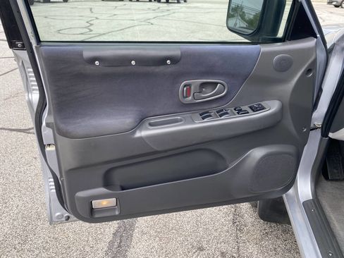 Used 2004 Mitsubishi Montero Sport LS image 14