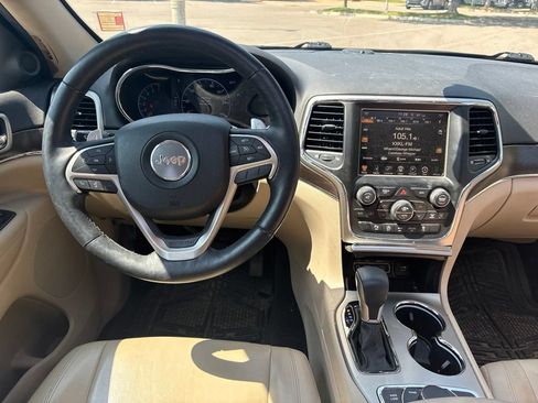 Used 2017 Jeep Grand Cherokee Limited AWD/4WD image 11