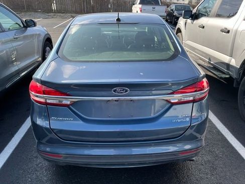 Used 2018 Ford Fusion SE w/ Equipment Group 602A image 6