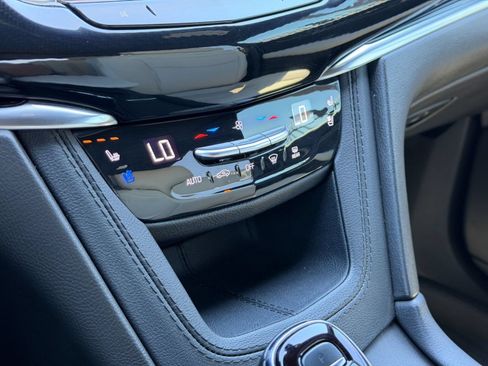 Used 2024 Cadillac XT6 Sport w/ LPO, Onyx Lite Package AWD/4WD image 17