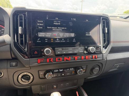 Used 2025 Nissan Frontier PRO-4X AWD/4WD image 5