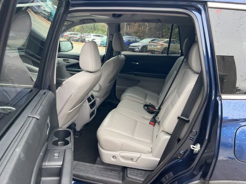 Used 2020 Honda Pilot Touring image 15