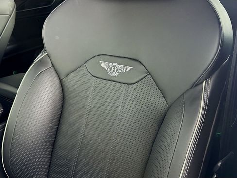 Used 2022 Bentley Bentayga AWD/4WD image 52