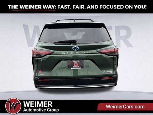 Used 2021 Toyota Sienna Platinum AWD/4WD image 4