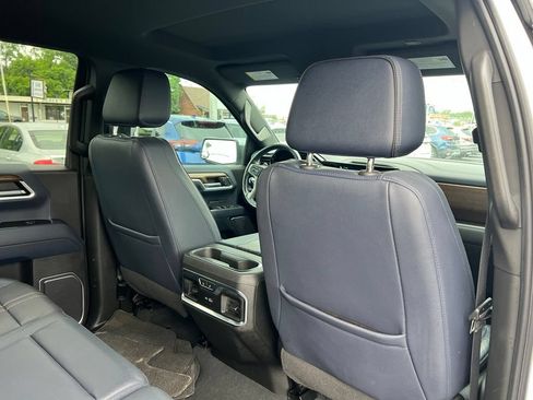 Used 2022 Chevrolet Silverado 1500 High Country w/ Technology Package AWD/4WD image 27