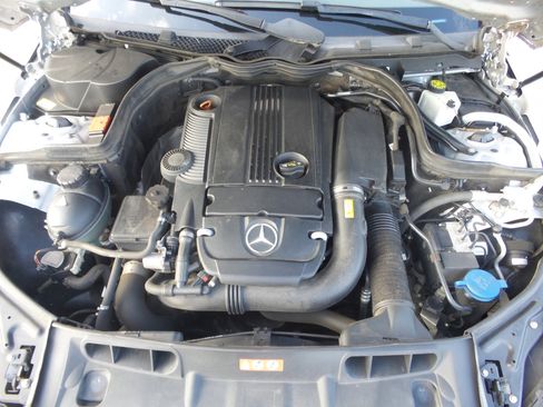 Used 2013 Mercedes-Benz C 250 Sport image 70