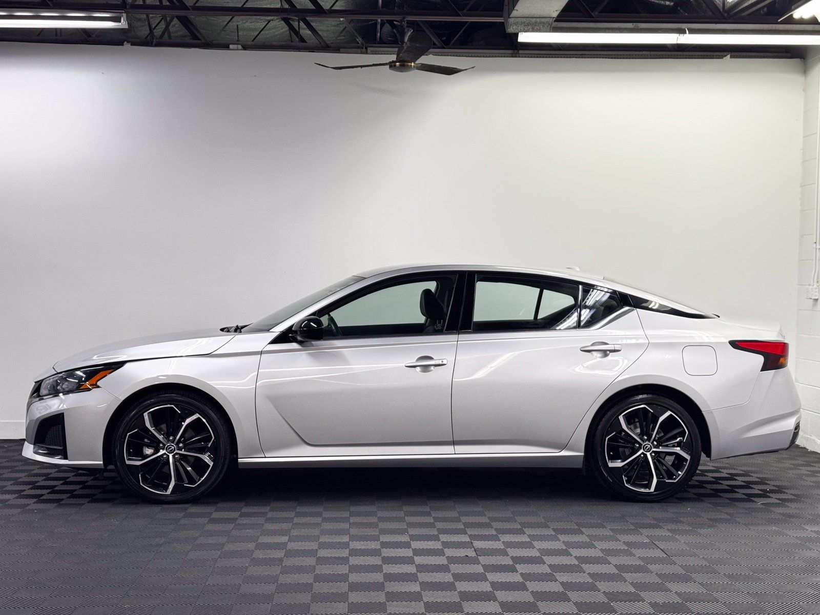 Certified 2024 Nissan Altima 2.5 SR FWD image 4