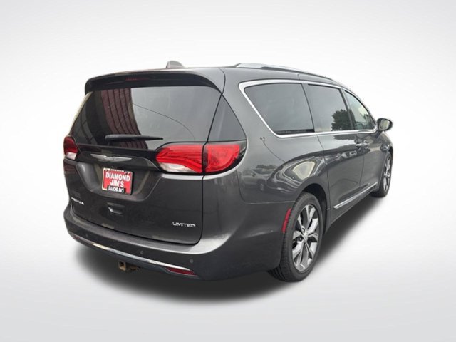 Used 2017 Chrysler Pacifica Limited w/ UConnect Theater Package FWD image 7