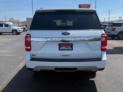 Used 2019 Ford Expedition XLT w/ Equipment Group 201A AWD/4WD image 3