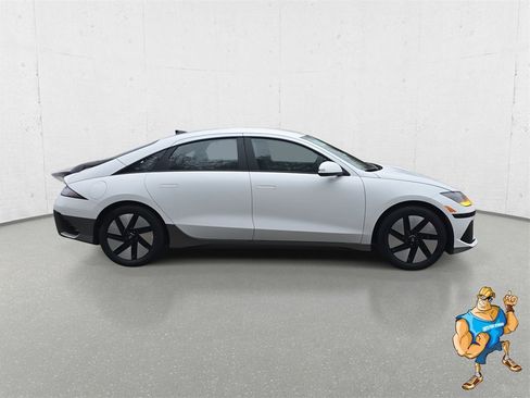 New 2025 Hyundai Ioniq 6 SE image 4