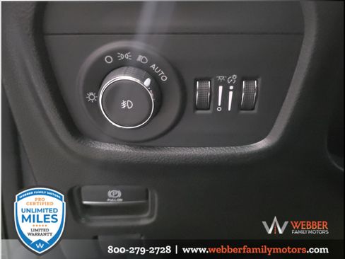 Used 2023 Jeep Grand Cherokee L Limited w/ Trailer Tow Group (B) AWD/4WD image 22
