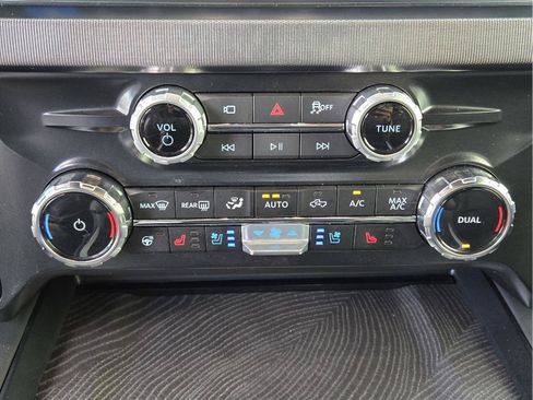 Used 2025 Ford F350 Platinum AWD/4WD image 18