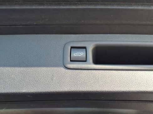 Used 2023 Toyota Highlander XSE image 6