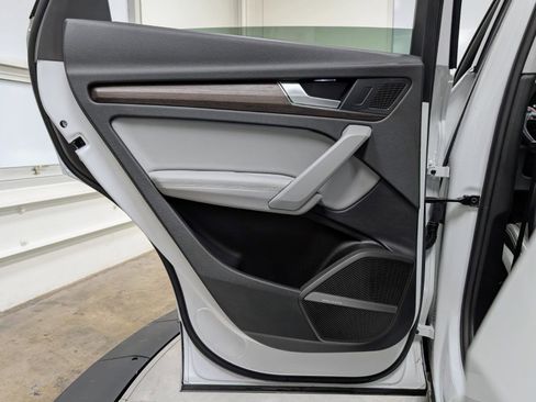 Used 2024 Audi Q5 e Premium Plus image 19