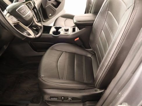 Used 2023 GMC Terrain Denali image 12