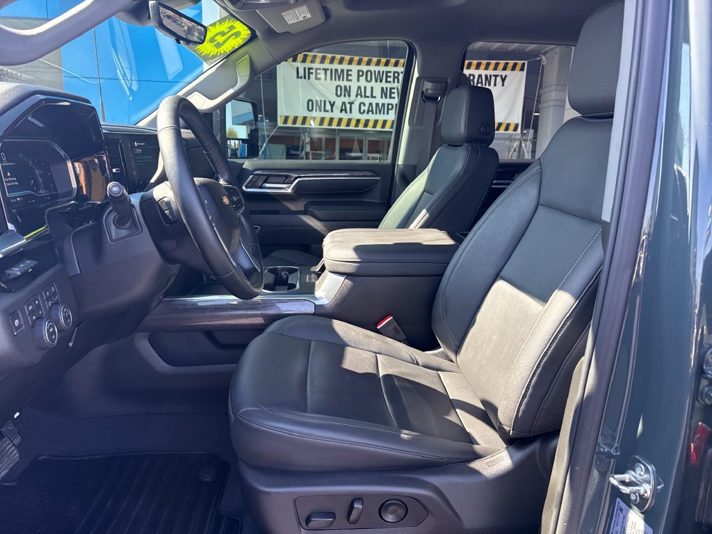 Used 2025 Chevrolet Silverado 2500 LTZ w/ LTZ Convenience Package AWD/4WD image 11