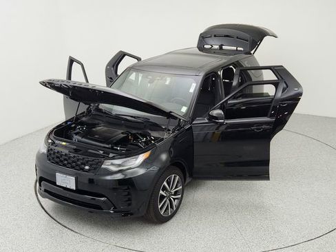Certified 2024 Land Rover Discovery Dynamic SE image 15