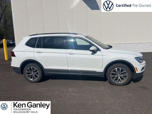 Used 2020 Volkswagen Tiguan SE w/ Panoramic Sunroof Package image 4