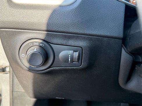 Used 2021 Jeep Compass Sport image 20