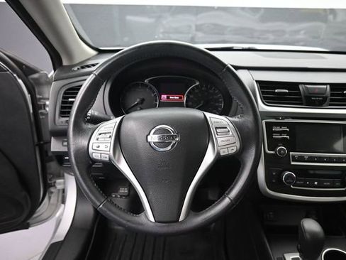 Used 2016 Nissan Altima 2.5 SV FWD image 18