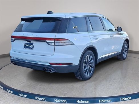 New 2026 Lincoln Aviator AWD image 5