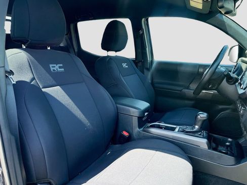 Used 2020 Toyota Tacoma TRD Off-Road AWD/4WD image 25