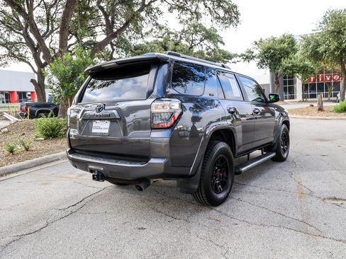 Used 2022 Toyota 4Runner SR5 Premium w/ Moonroof Package RWD image 7
