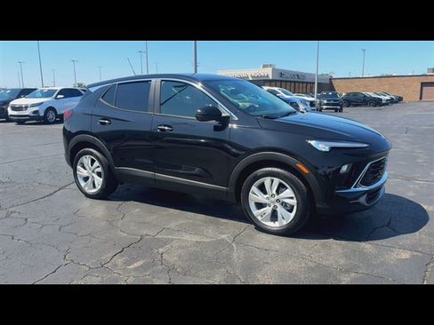 Certified 2025 Buick Encore GX Preferred FWD image 2