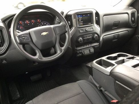 Used 2019 Chevrolet Silverado 1500 Custom w/ Custom Value Package AWD/4WD image 17
