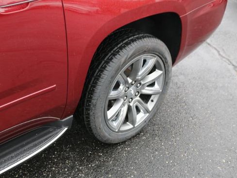 Used 2017 Chevrolet Suburban Premier image 12