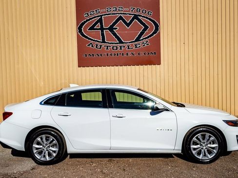 Used 2024 Chevrolet Malibu LT image 2