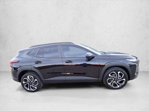 New 2026 Chevrolet Trax RS w/ Sunroof Package image 5