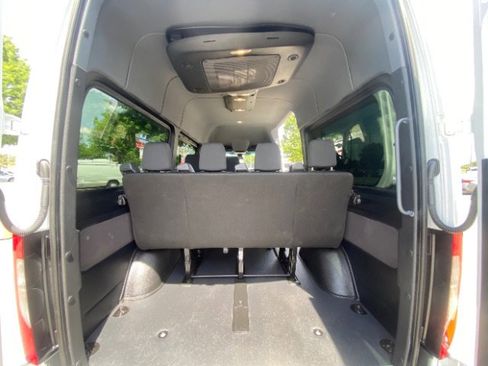 Used 2025 Mercedes-Benz Sprinter 2500 image 8