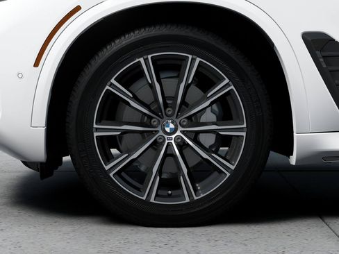 Used 2026 BMW X5 sDrive40i w/ M Sport Package RWD image 7