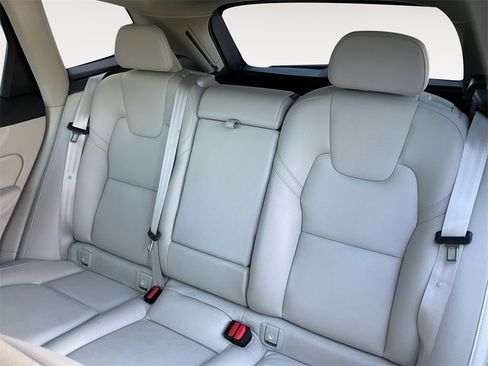 Certified 2023 Volvo XC60 B5 Plus w/ Protection Package Premier image 10