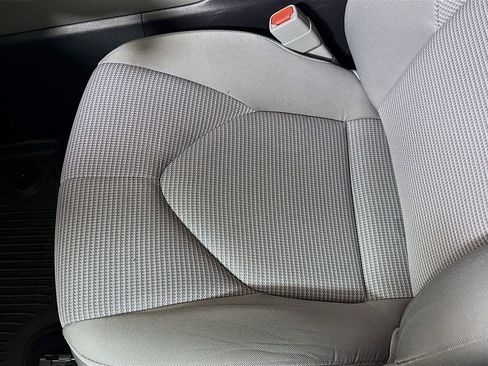 Certified 2023 Toyota Highlander L image 18