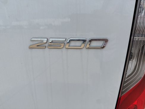 Used 2025 Mercedes-Benz Sprinter 2500 image 12