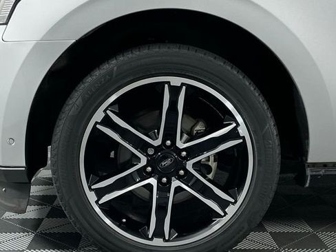 Used 2019 Ford Expedition Limited w/ Equipment Group 303A RWD image 10