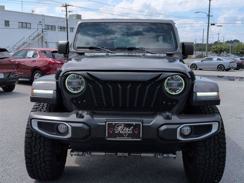 Used 2018 Jeep Wrangler Unlimited Sahara w/ Dual Top Group AWD/4WD image 8