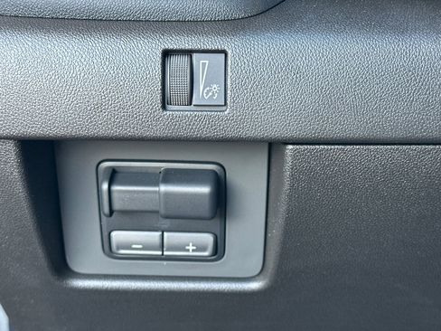 New 2025 GMC Canyon Elevation w/ Convenience Package image 28