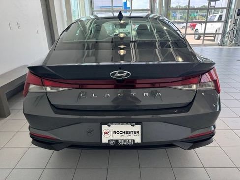 Used 2023 Hyundai Elantra SEL FWD image 40