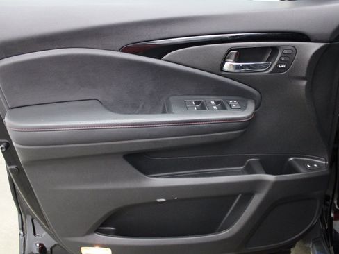 Used 2022 Honda Pilot Black Edition image 13