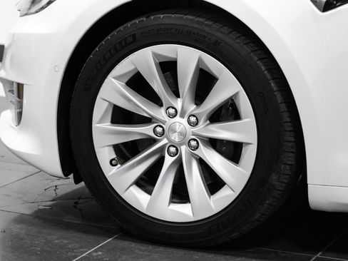 Used 2020 Tesla Model S Long Range AWD/4WD image 45